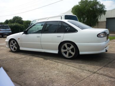 COMMODORE VR-VS CLUBSPORT SIDE SKIRTS