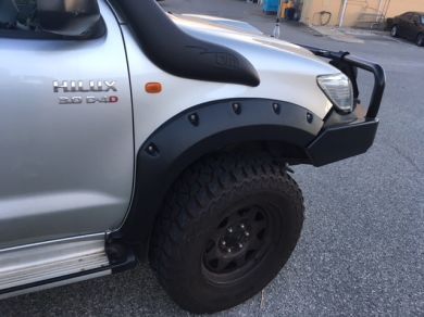 HILUX 11-15 BOLTED UNPAINTED FRONT FLARES