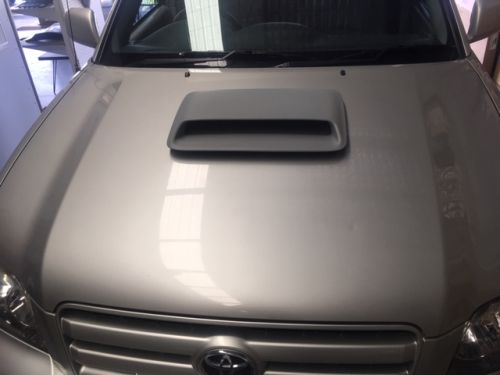 HILUX BONNET SCOOP