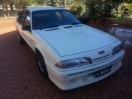 VL COMMODORE GROUP A BONNET SCOOP