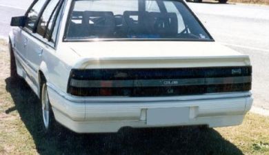 VL COMMODORE LE REAR WING